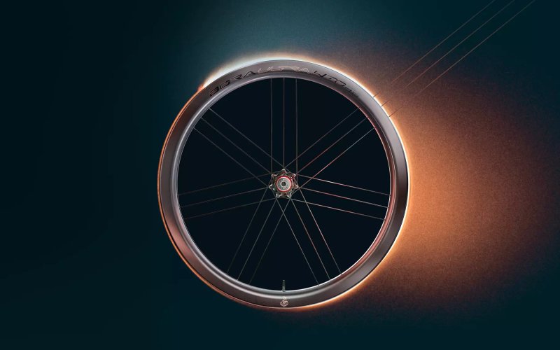 NEUE LAUFRÄDER CAMPAGNOLO BORA